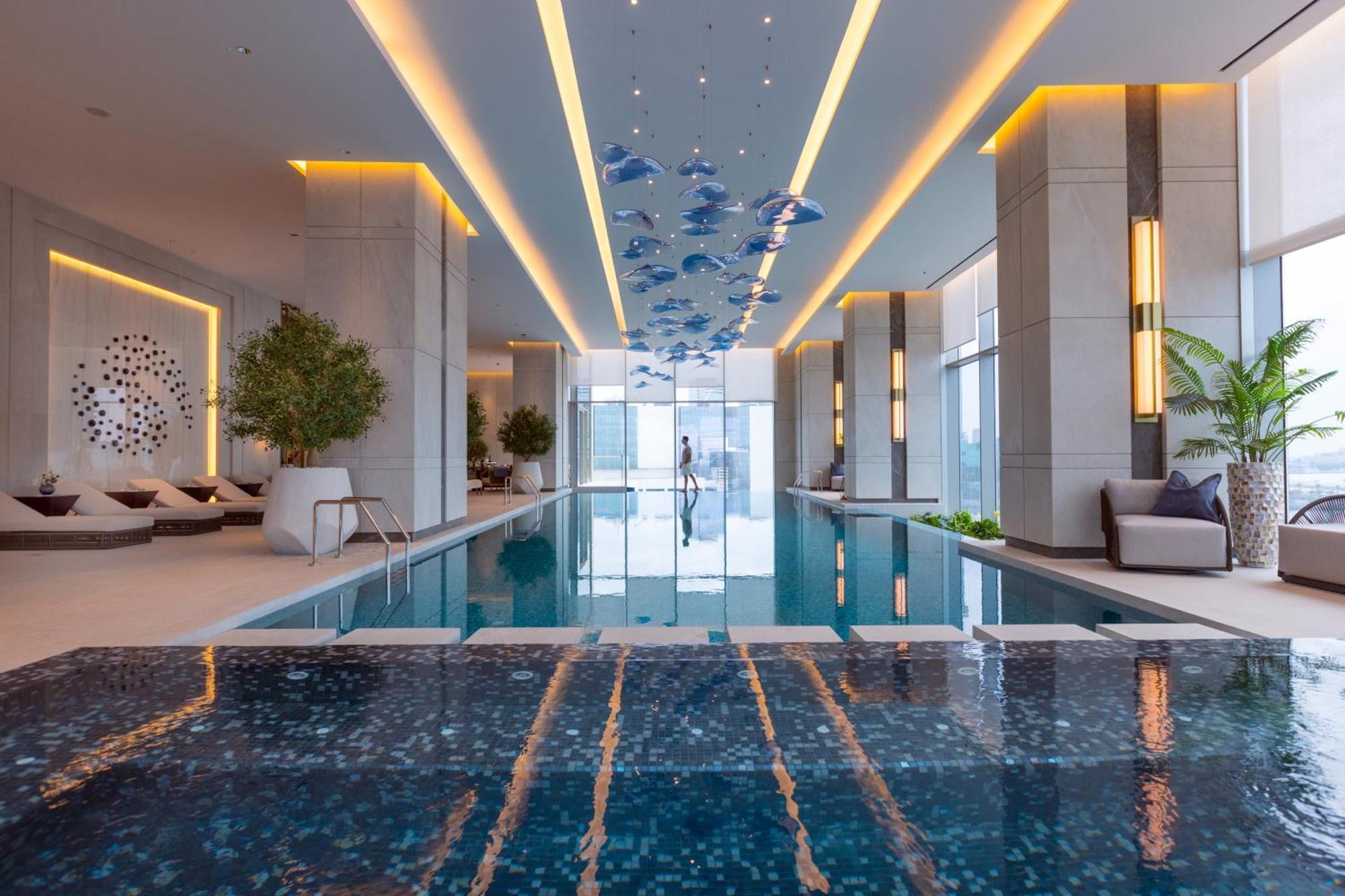 麦纳麦 Onyx Rotana酒店 外观 照片 The swimming pool at the Ritz-Carlton, DIFC