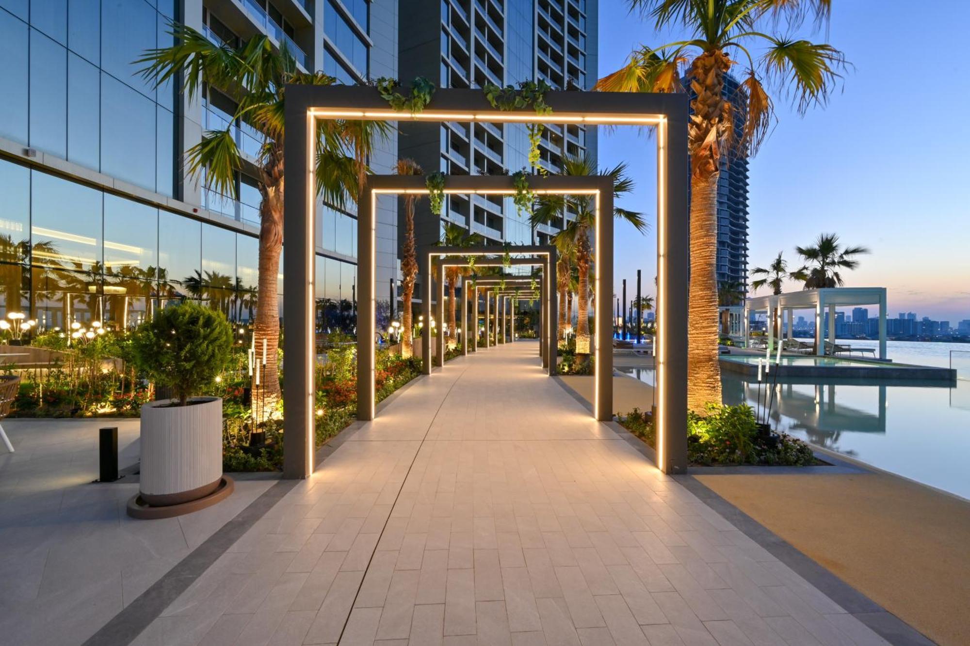 麦纳麦 Onyx Rotana酒店 外观 照片 The swimming pool at the Address Downtown