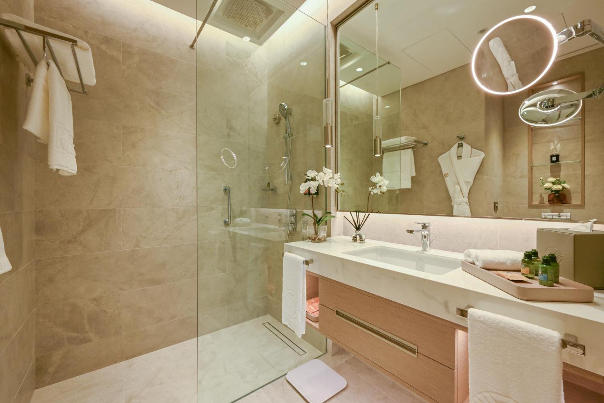 麦纳麦 Onyx Rotana酒店 外观 照片 A bathroom in a hotel